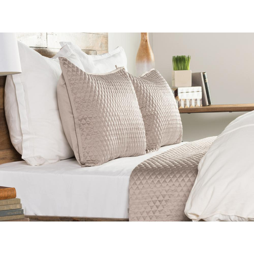 Winthrop 100% Sateen Natural Queen Quilt by Kosas Home